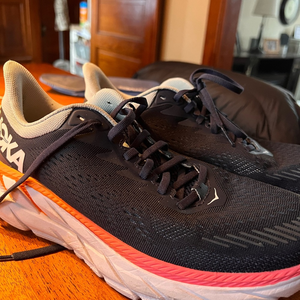 HOKA Running shoes women’s 9 Clifton 7 one one